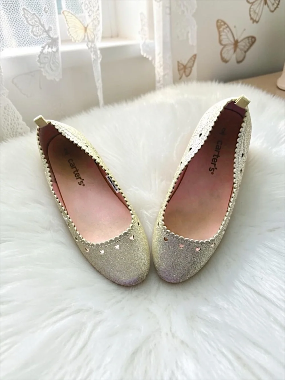 Carter’s Girls Flats 🩰 Gold Glitter Heart‑Cutout Size 2 Gently Worn